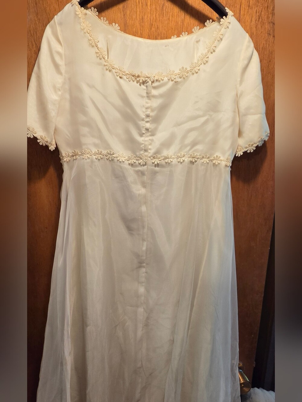 Elegant Cream Handmade Vintage Luxury Wedding Daisey Trim Dress Sz12 - Picture 7 of 13
